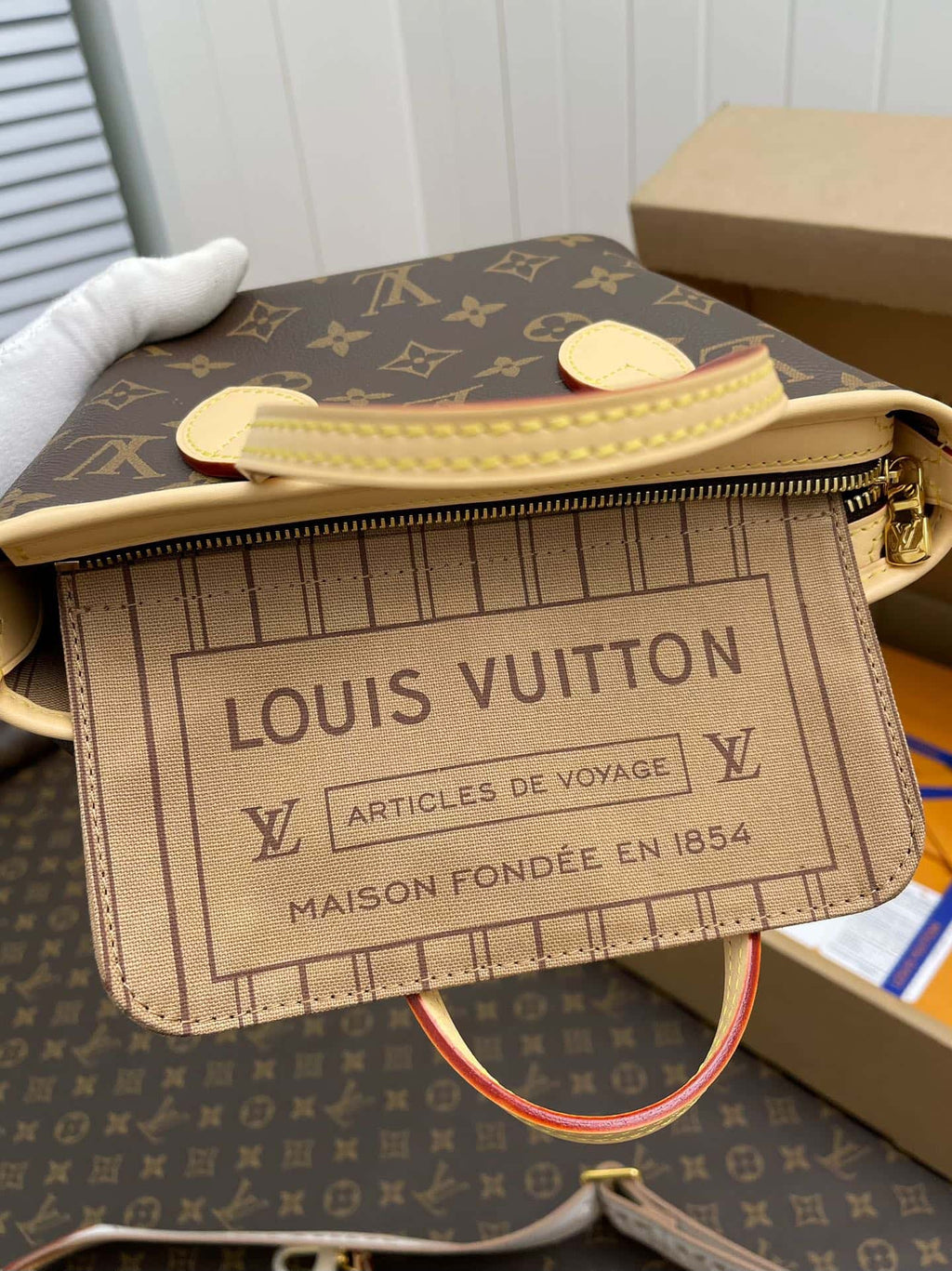 Louis Vuitton LV Neverfull Bag