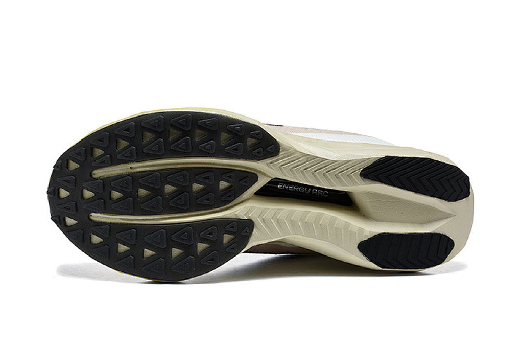 New Balance FuelCell SuperComp Elite v5 Linen Gold