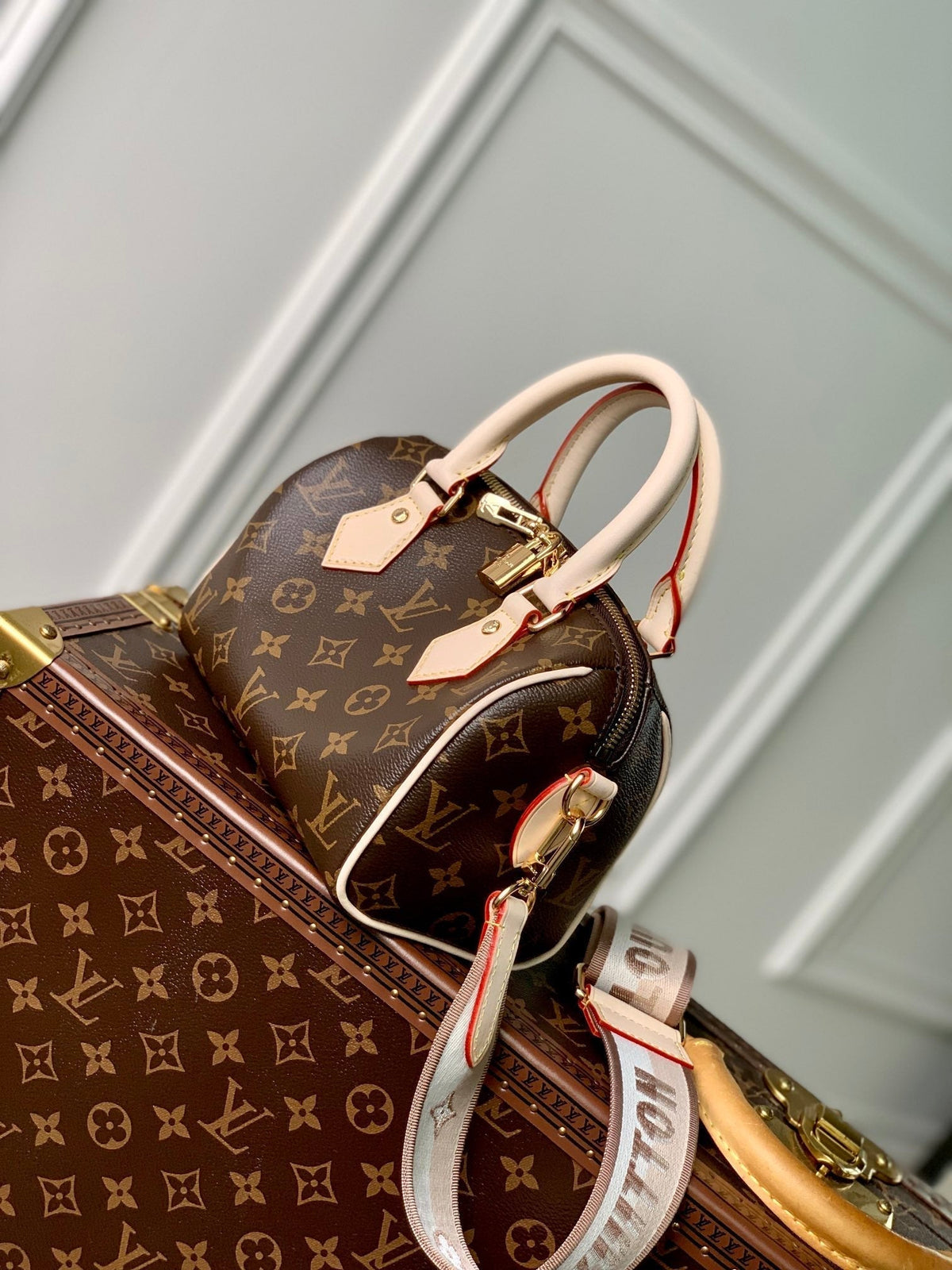 Louis Vuitton Speedy Bandouli¨¨re 20 Monogram Beige Strap - 20.5 x 13.5 x 12.0 cm