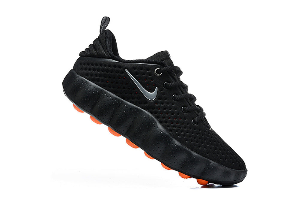 Mind 002 Sneakers Black/Hyper Crimson/Chrome