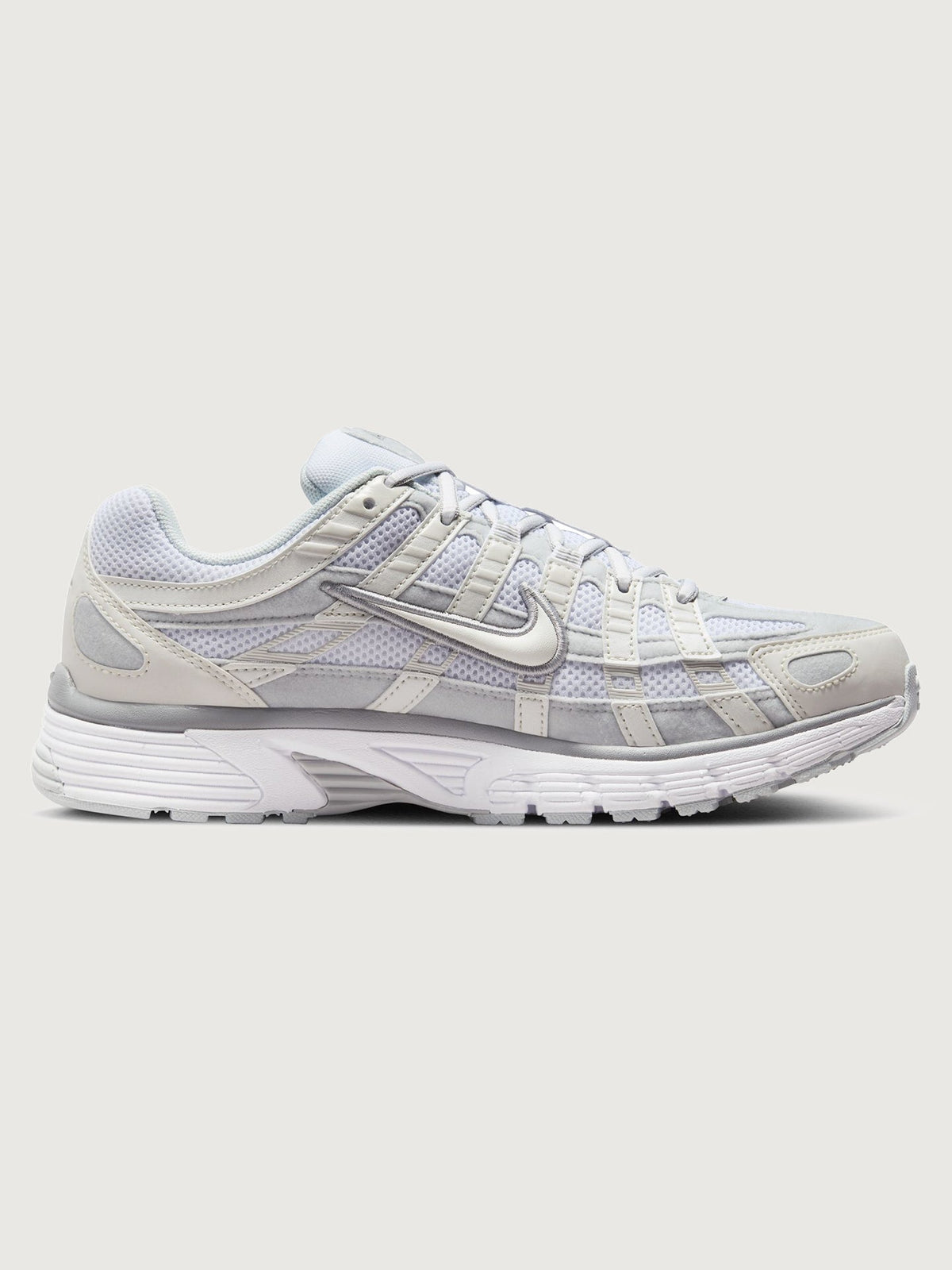 Nike P-6000 - Mtlc Summit White/White-Pure Platinum