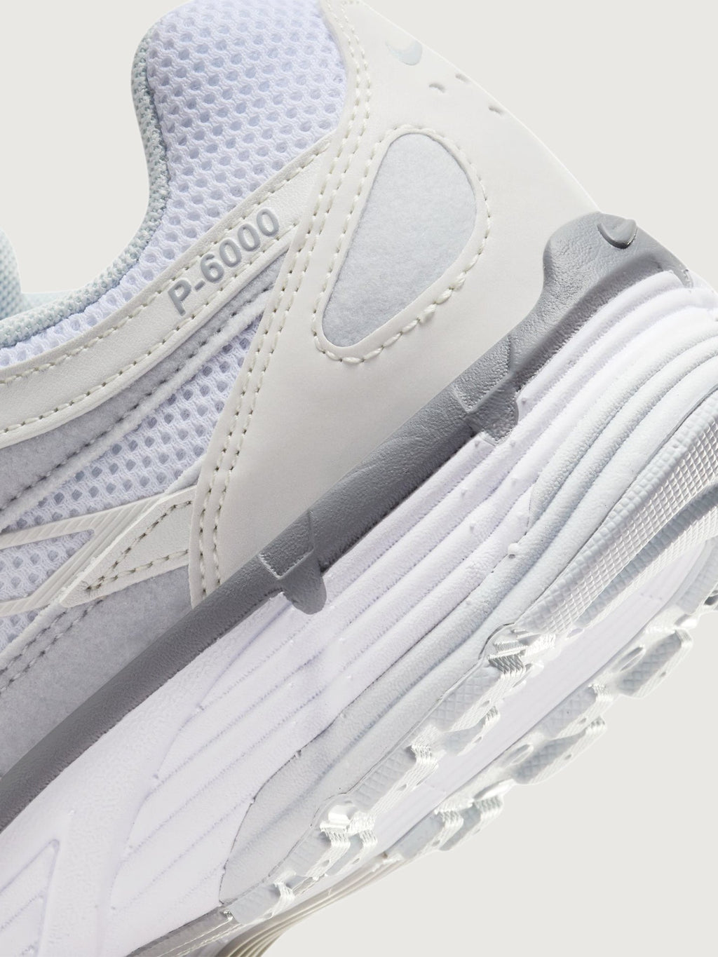 Nike P-6000 - Mtlc Summit White/White-Pure Platinum