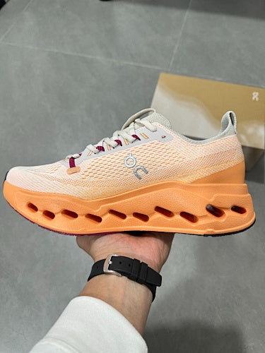 On Cloudsurfer Max Pearl / Tangerine