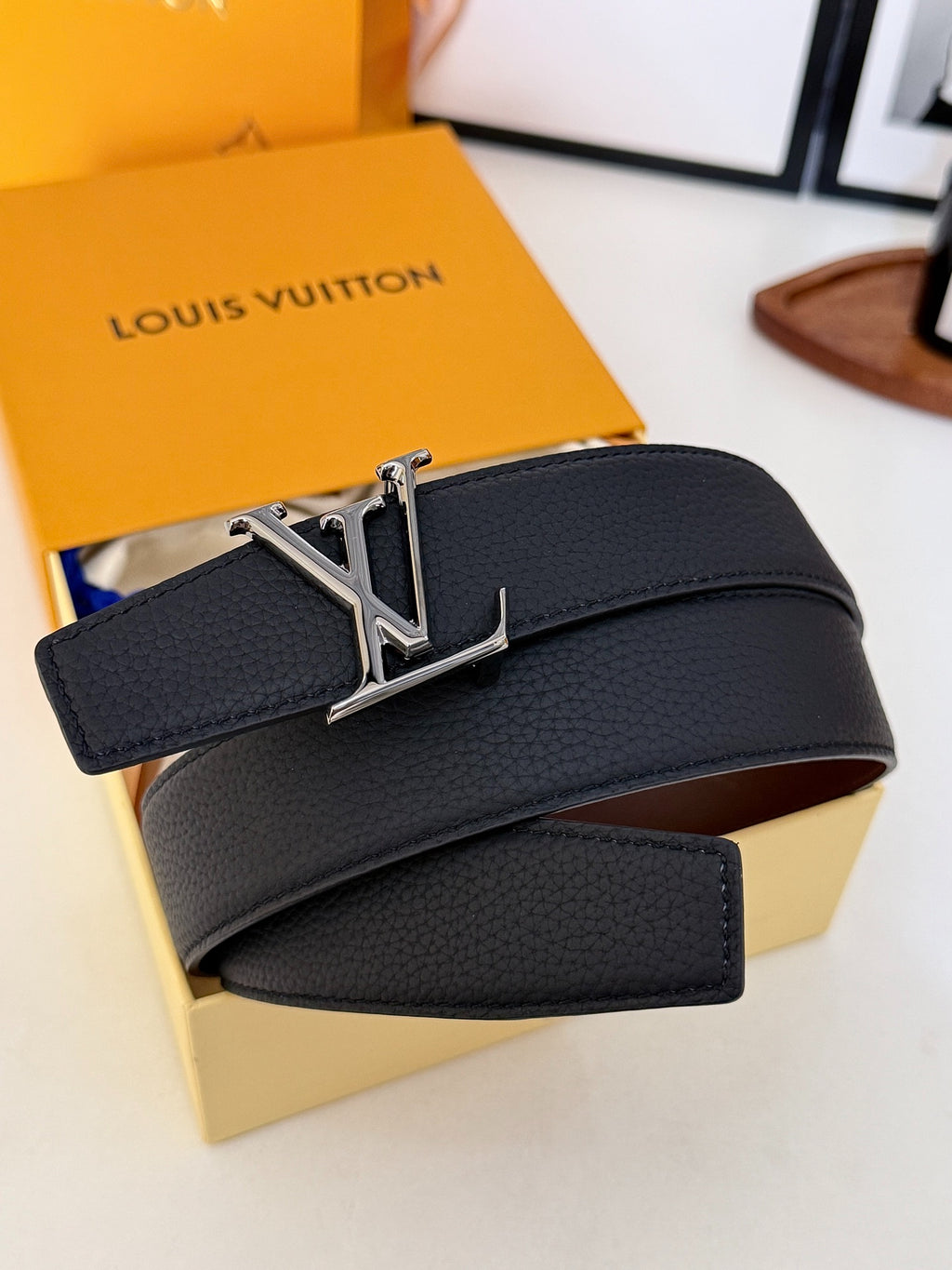 Louis Vuitton LV Initiales 40MM Reversible Belt Black Burgundy