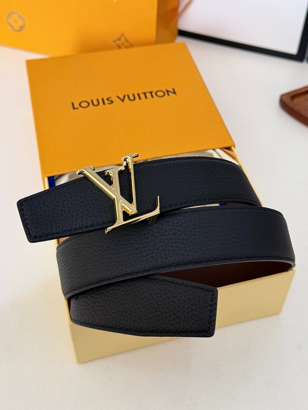 Louis Vuitton LV Initiales 40MM Reversible Belt Black Burgundy