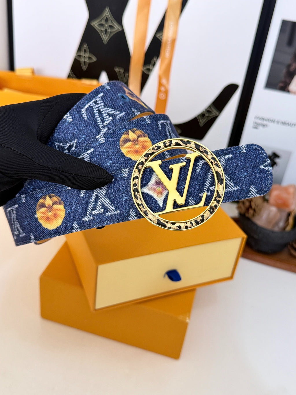 Louis Vuitton LV Circle Wild At Heart 30MM Reversible Belt Arizona Beige