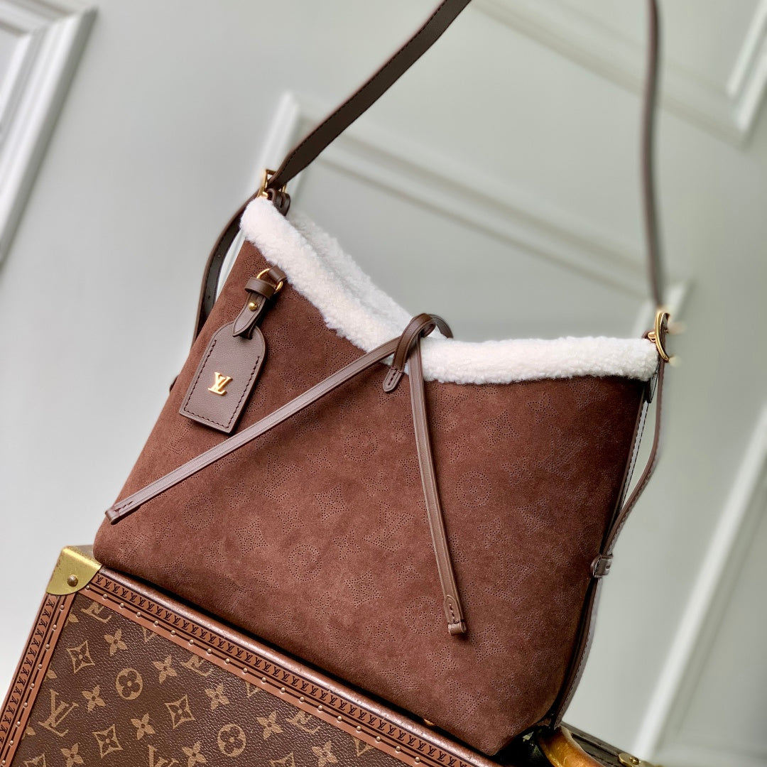 LV 2025 Ski CarryAll PM Bag 34cm Chocolate Brown Suede Cowhide 347358