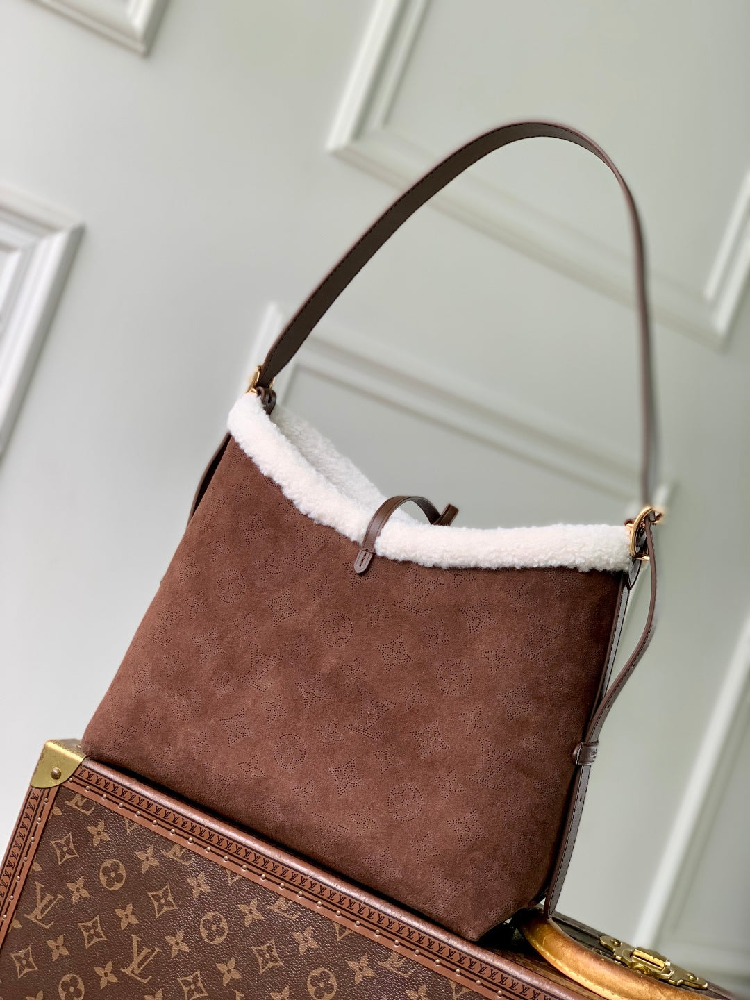 LV 2025 Ski CarryAll PM Bag 34cm Chocolate Brown Suede Cowhide 347358