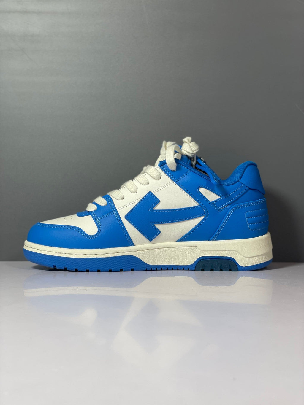 OFF-WHITE Out Of Office