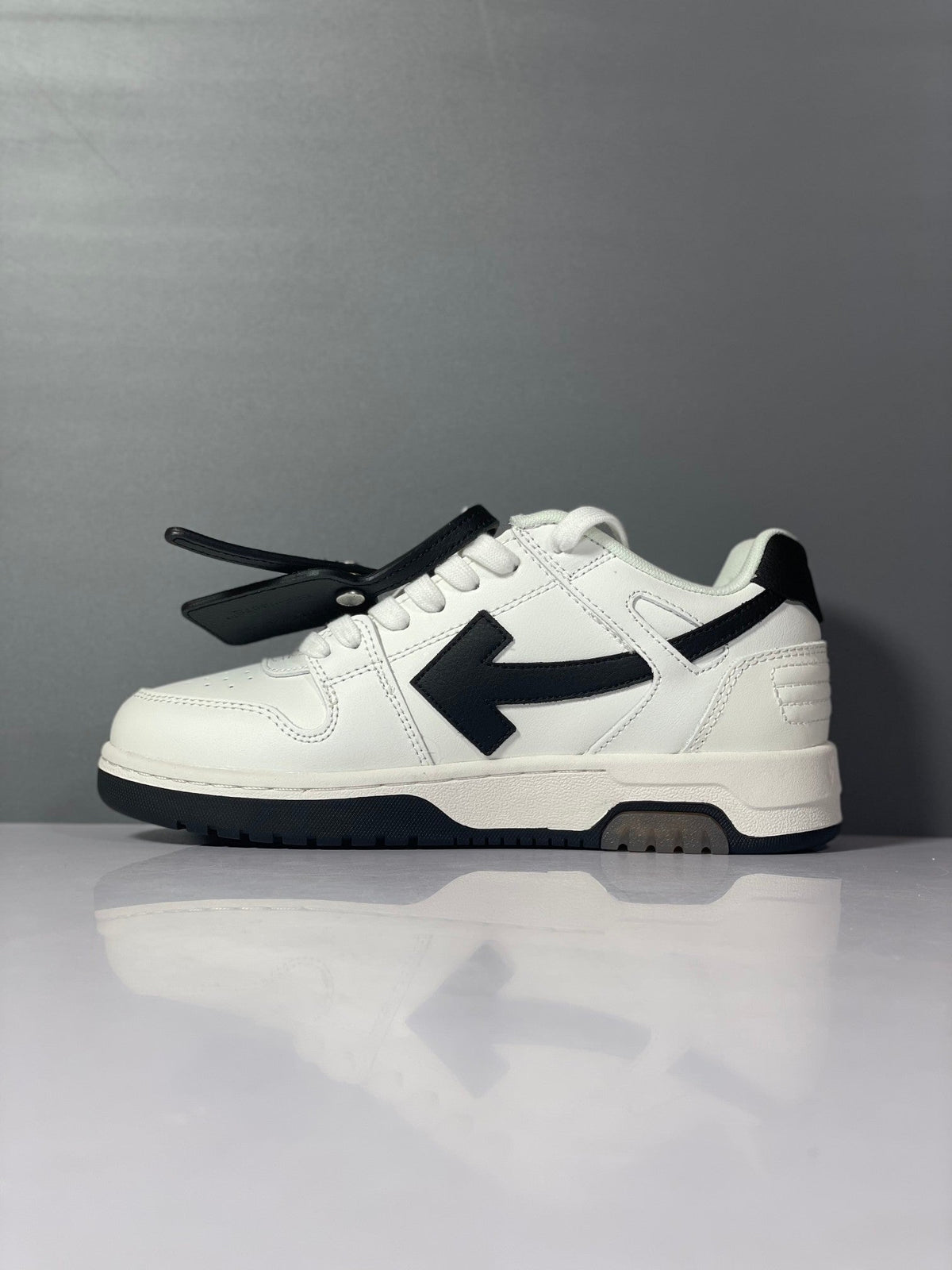 OFF-WHITE Out Of Office