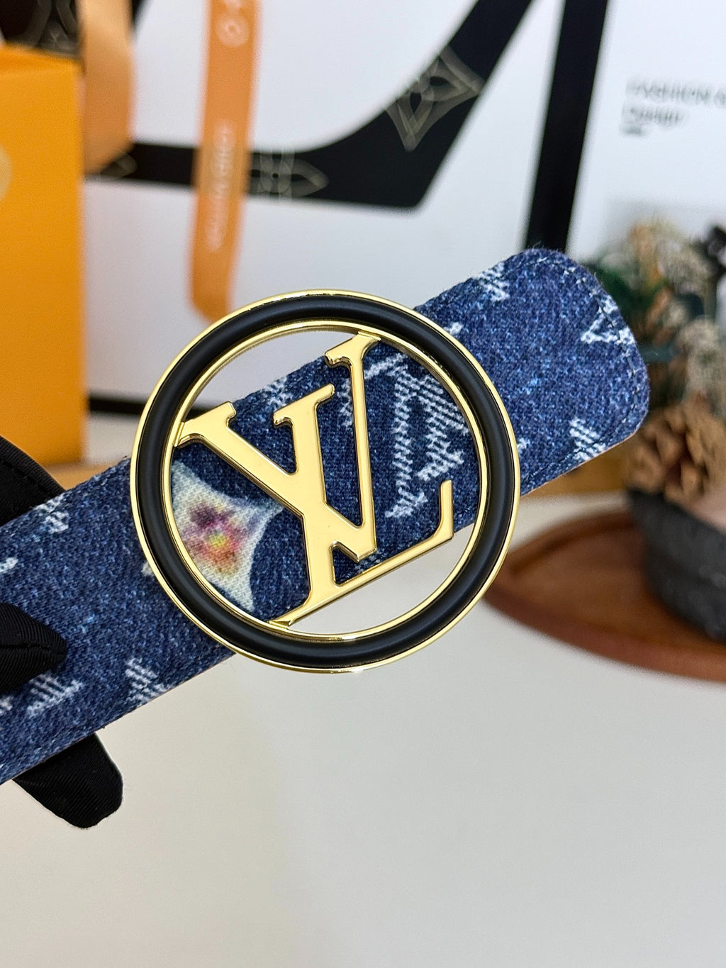 Louis Vuitton LV Circle Wild At Heart 30MM Reversible Belt Arizona Beige