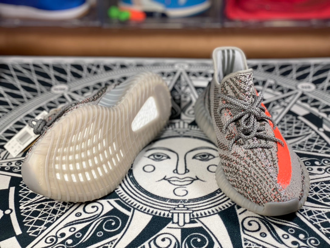 YEEZY BOOST 350