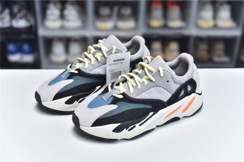 YEEZY BOOST 700