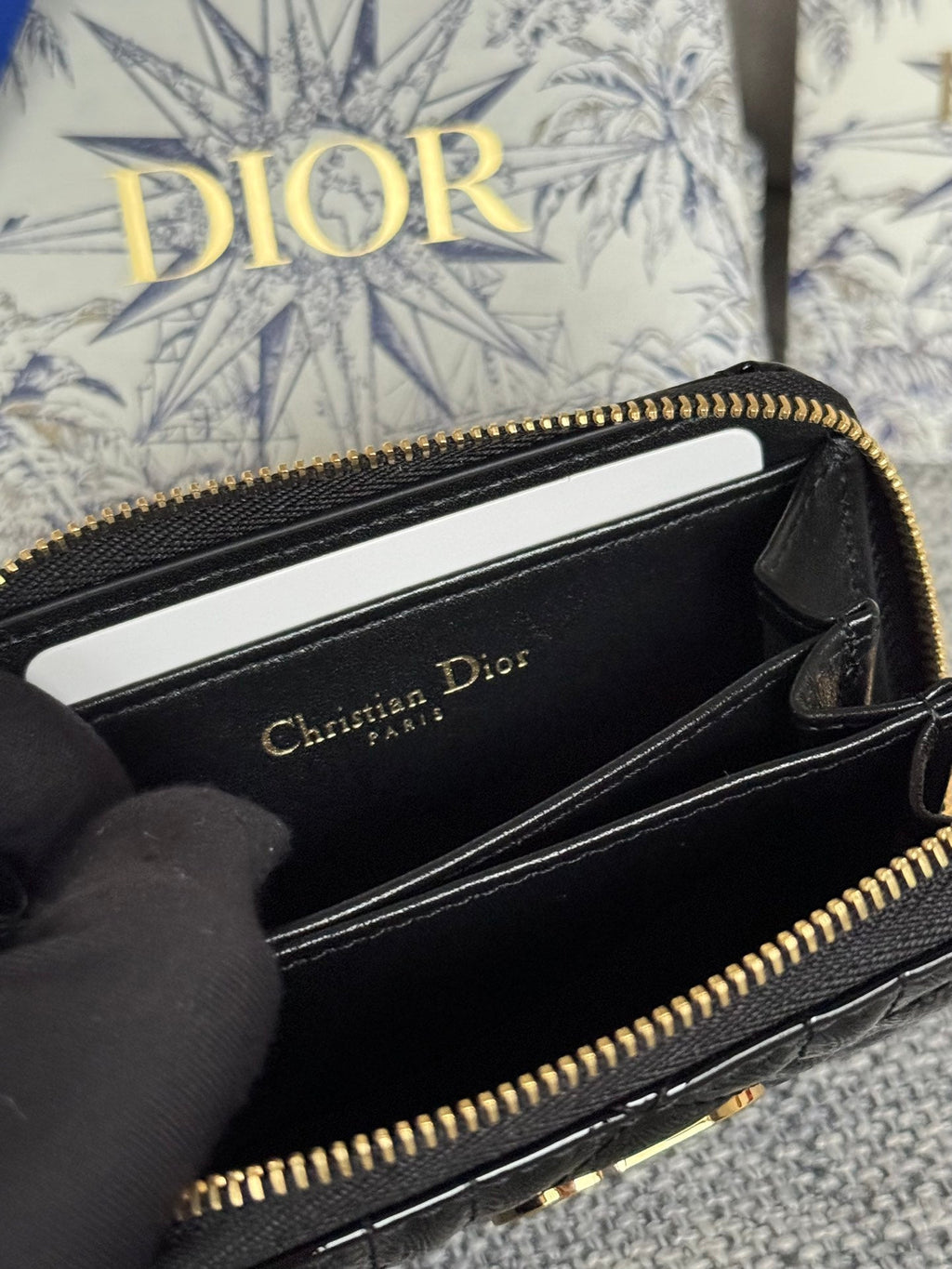 CD Logo Caro 11cm Compact Wallet Shiny Black Calfskin