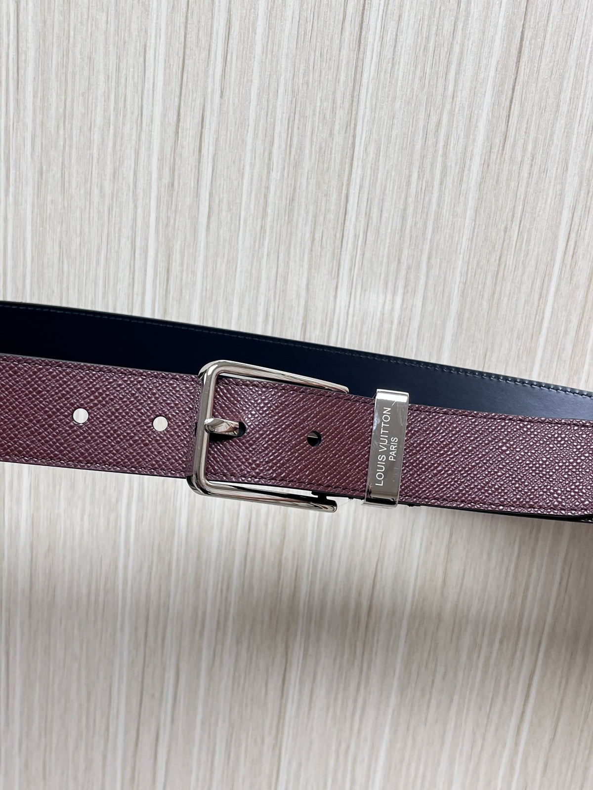 Louis Vuitton Ceinture Classique Taiga Bordeaux Gold Buckle 35mm