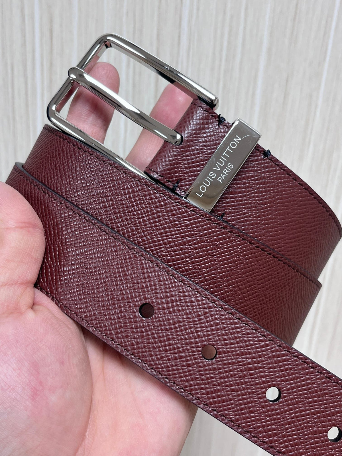 Louis Vuitton Ceinture Classique Taiga Bordeaux Gold Buckle 35mm