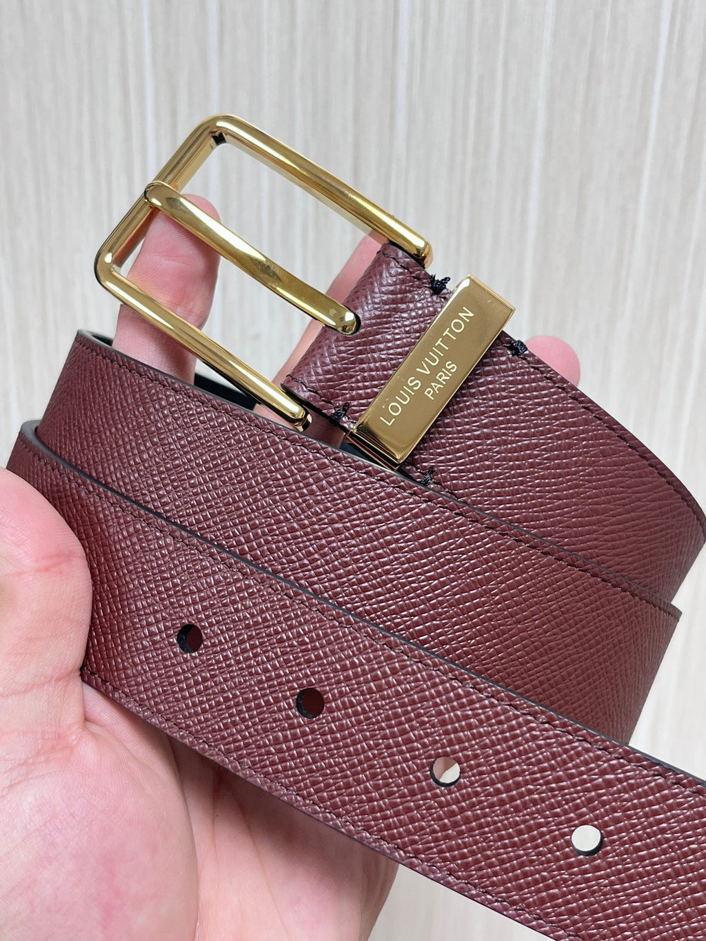 Louis Vuitton Ceinture Classique Taiga Bordeaux Gold Buckle 35mm