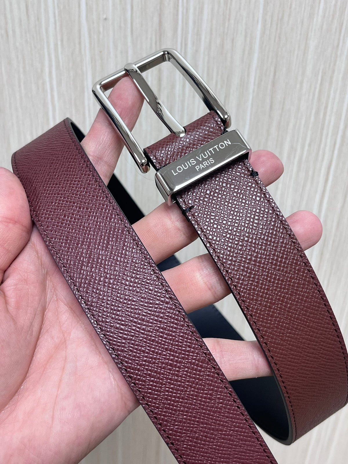 Louis Vuitton Ceinture Classique Taiga Bordeaux Gold Buckle 35mm
