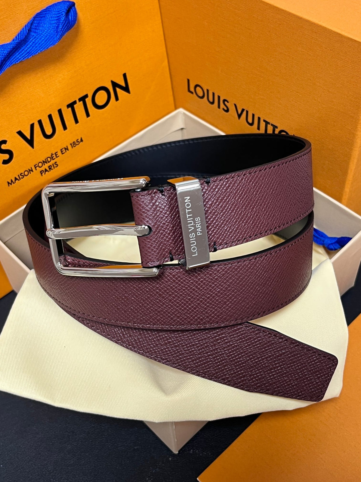 Louis Vuitton Ceinture Classique Taiga Bordeaux Gold Buckle 35mm