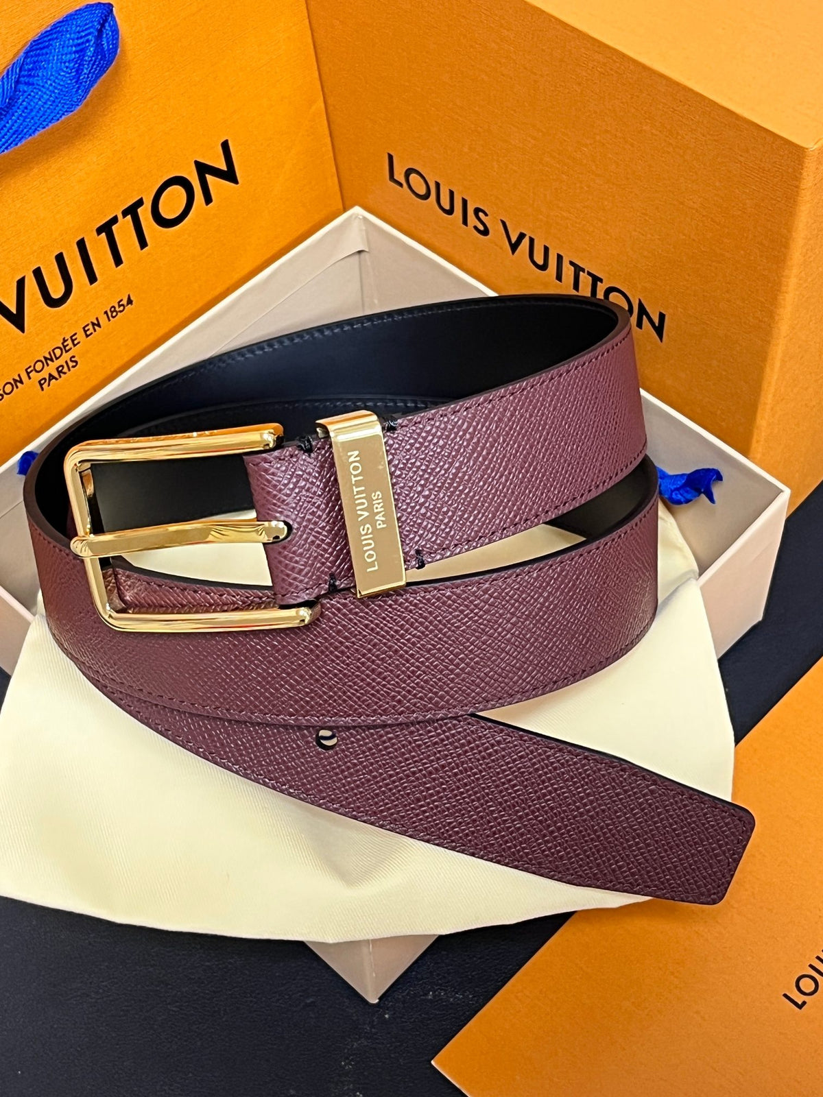 Louis Vuitton Ceinture Classique Taiga Bordeaux Gold Buckle 35mm