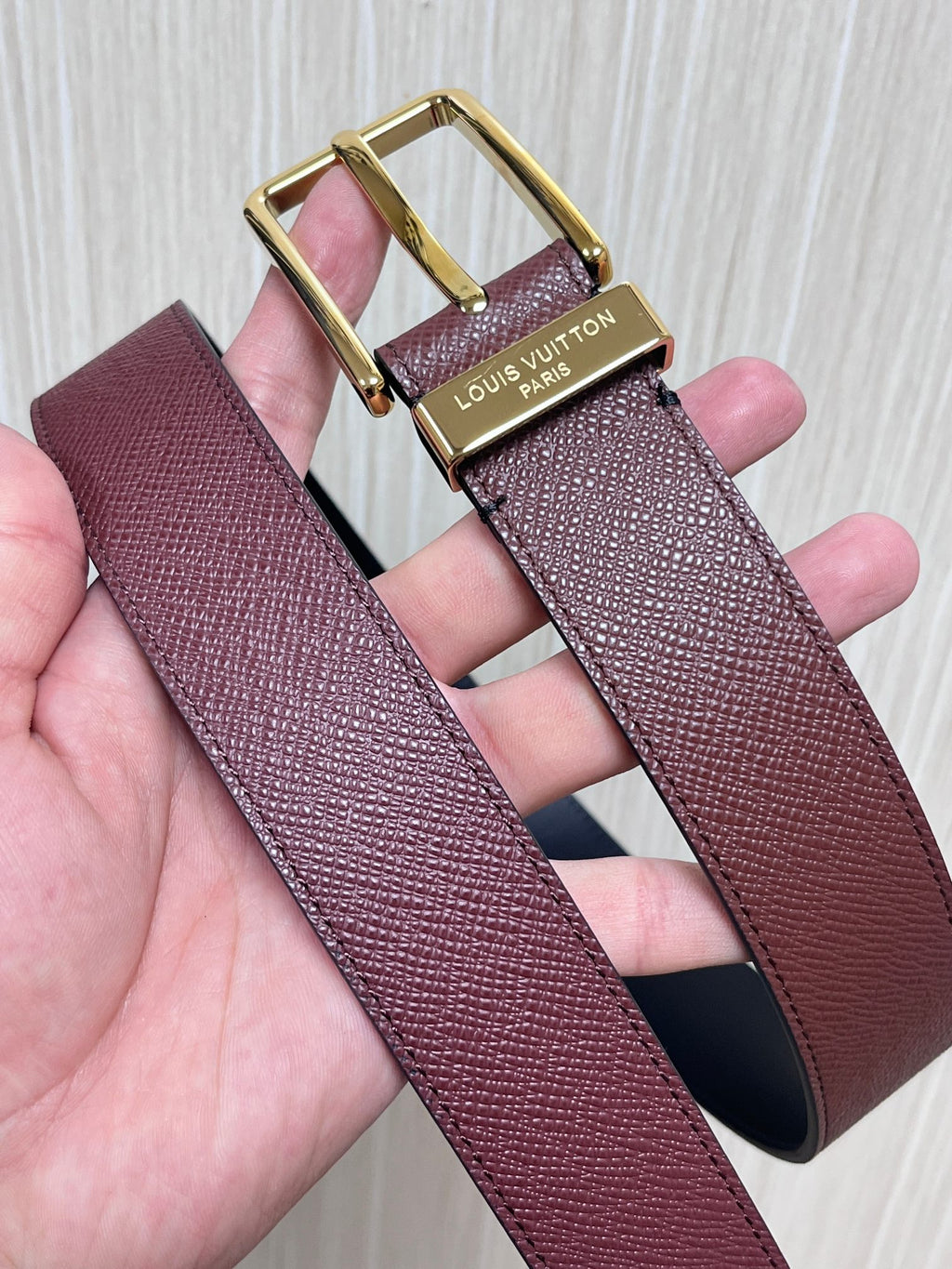 Louis Vuitton Ceinture Classique Taiga Bordeaux Gold Buckle 35mm