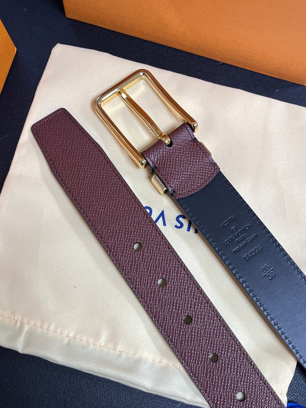 Louis Vuitton Ceinture Classique Taiga Bordeaux Gold Buckle 35mm