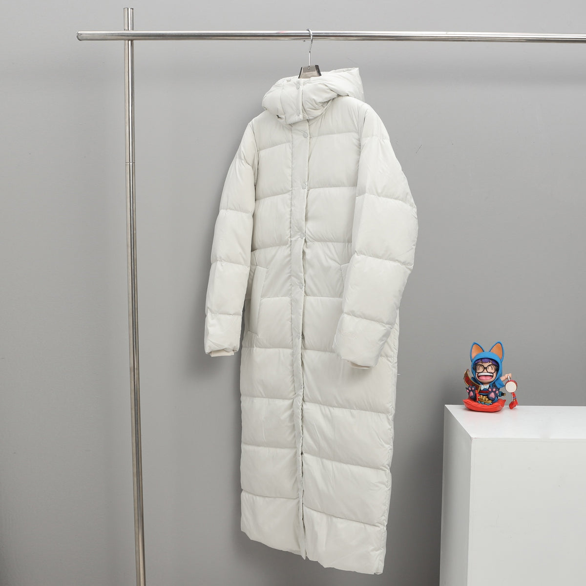 lululemon Women's Wunder Puff Water-Repellent Long Down Parka in White