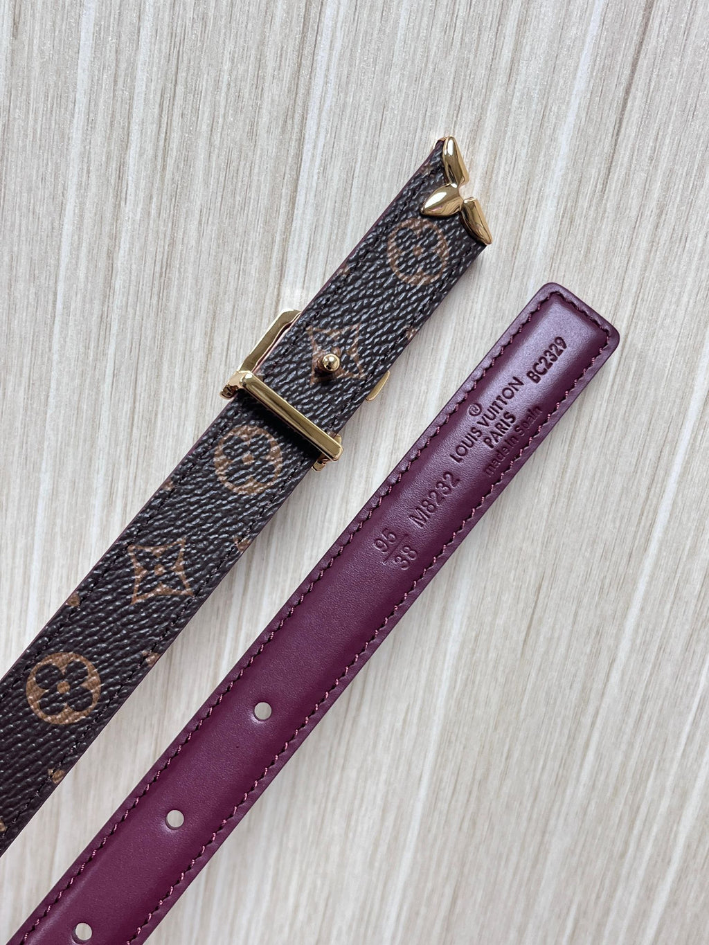 Louis Vuitton Pretty LV 20MM Reversible Belt Burgundy Monogram