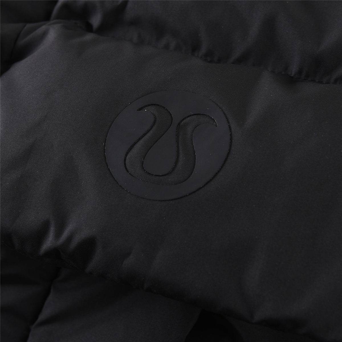 lululemon Women's Wunder Puff Water-Repellent Cropped Down Jacket in Black
