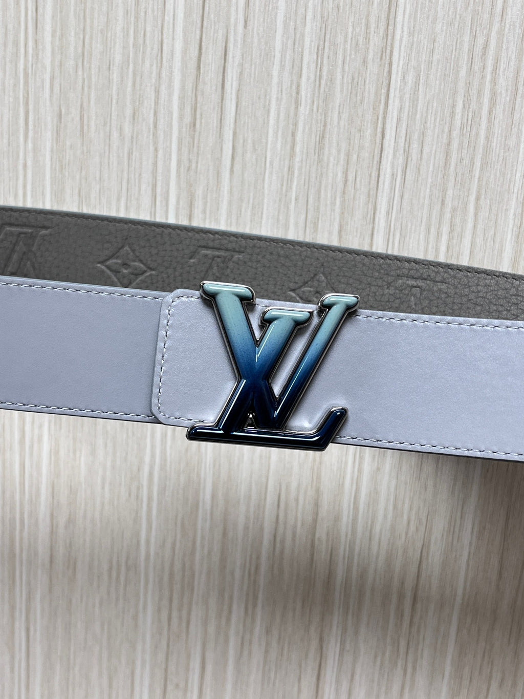 Louis Vuitton LV Initiales 40MM Belt Grey Blue