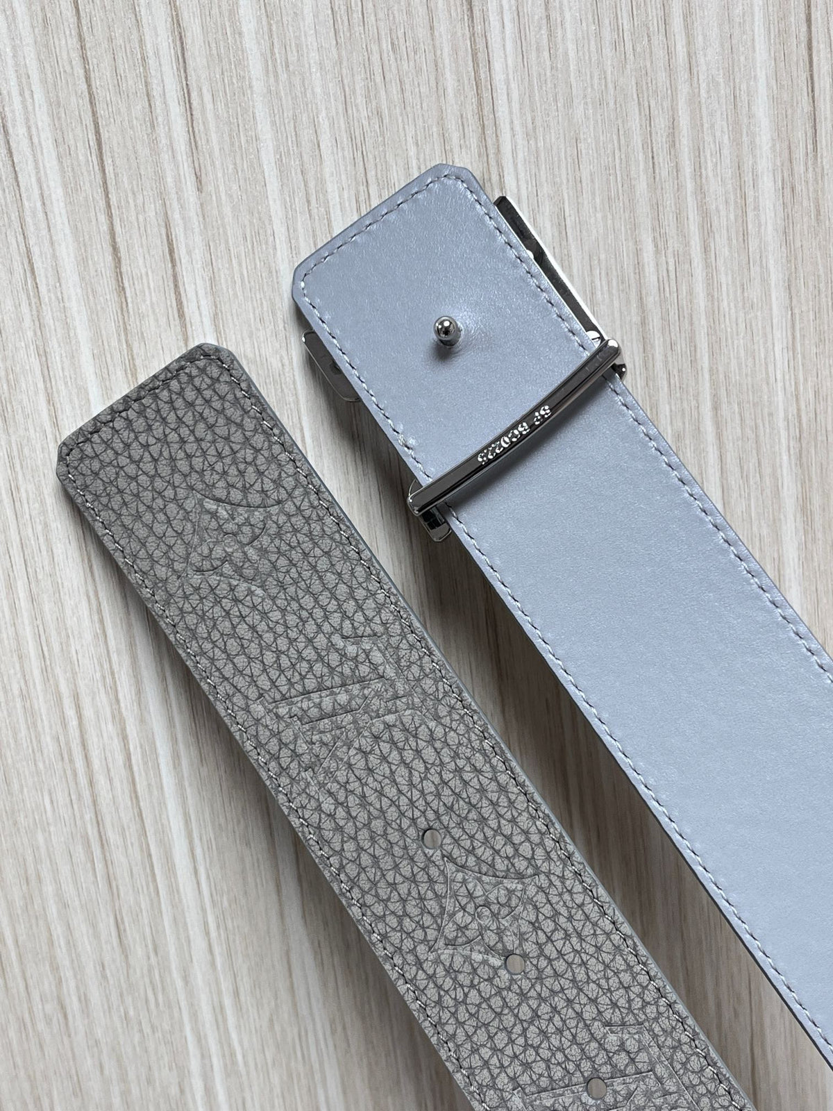 Louis Vuitton LV Initiales 40MM Belt Grey Blue