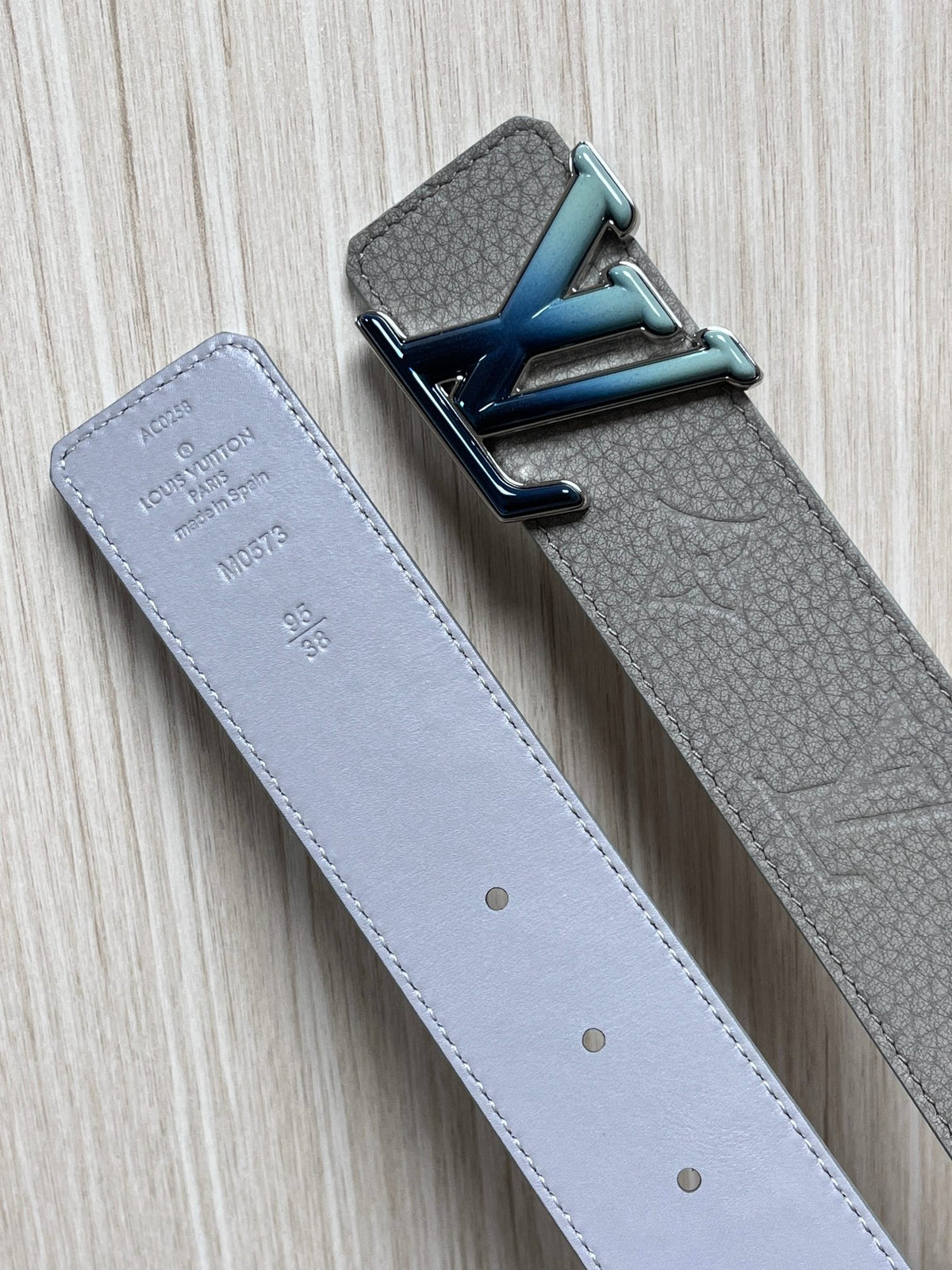Louis Vuitton LV Initiales 40MM Belt Grey Blue