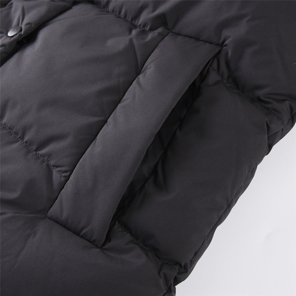 lululemon Women's Wunder Puff Water-Repellent Down Puffer Jacket in Black
