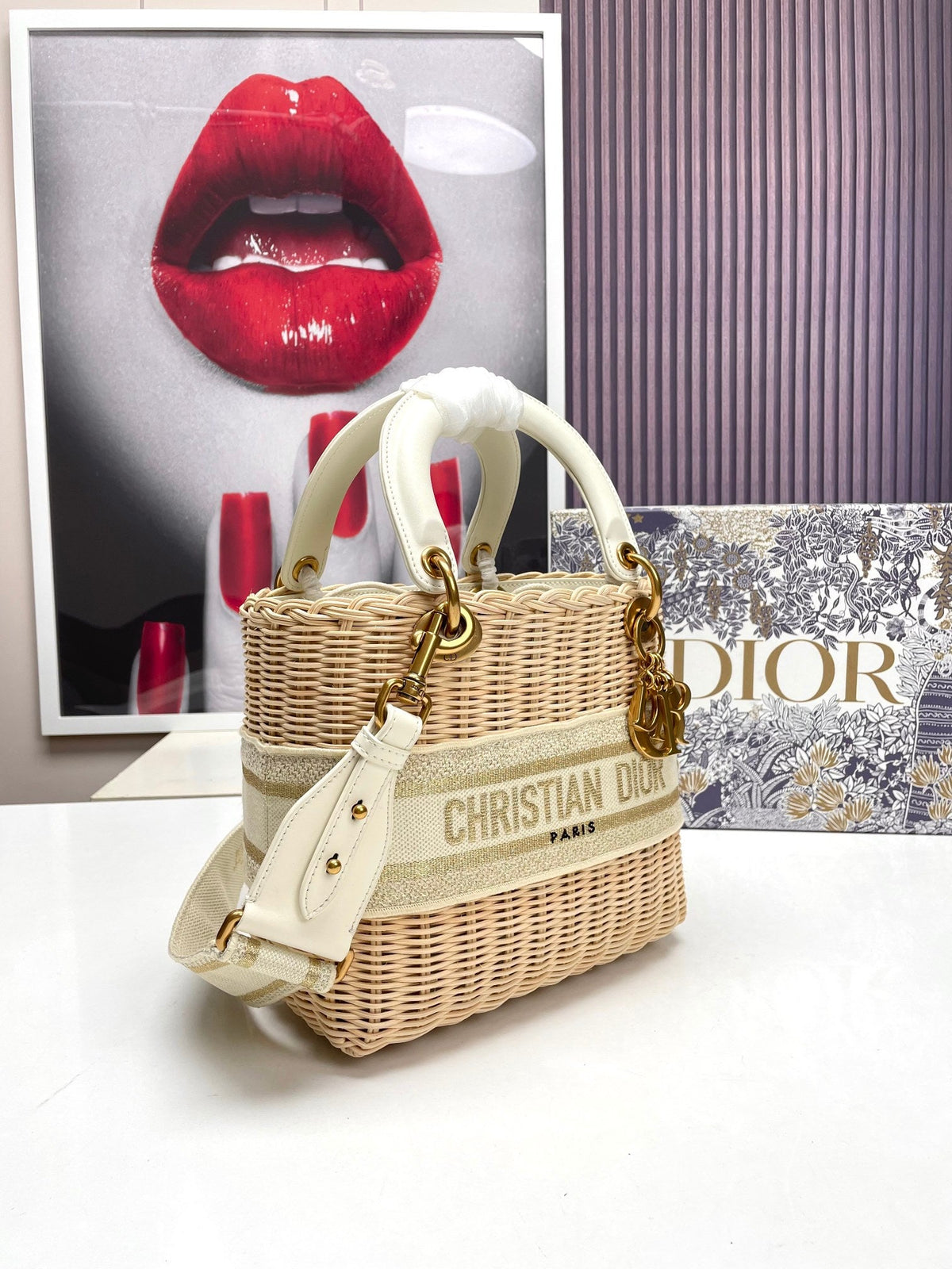 medium lady 24 bamboo basket white canvas