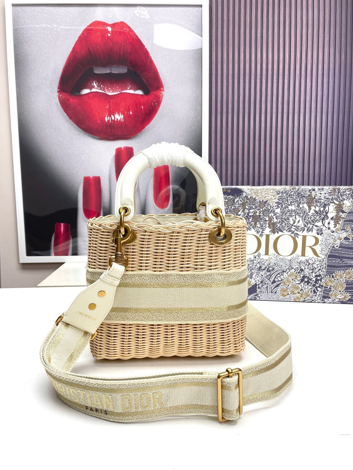 medium lady 24 bamboo basket white canvas