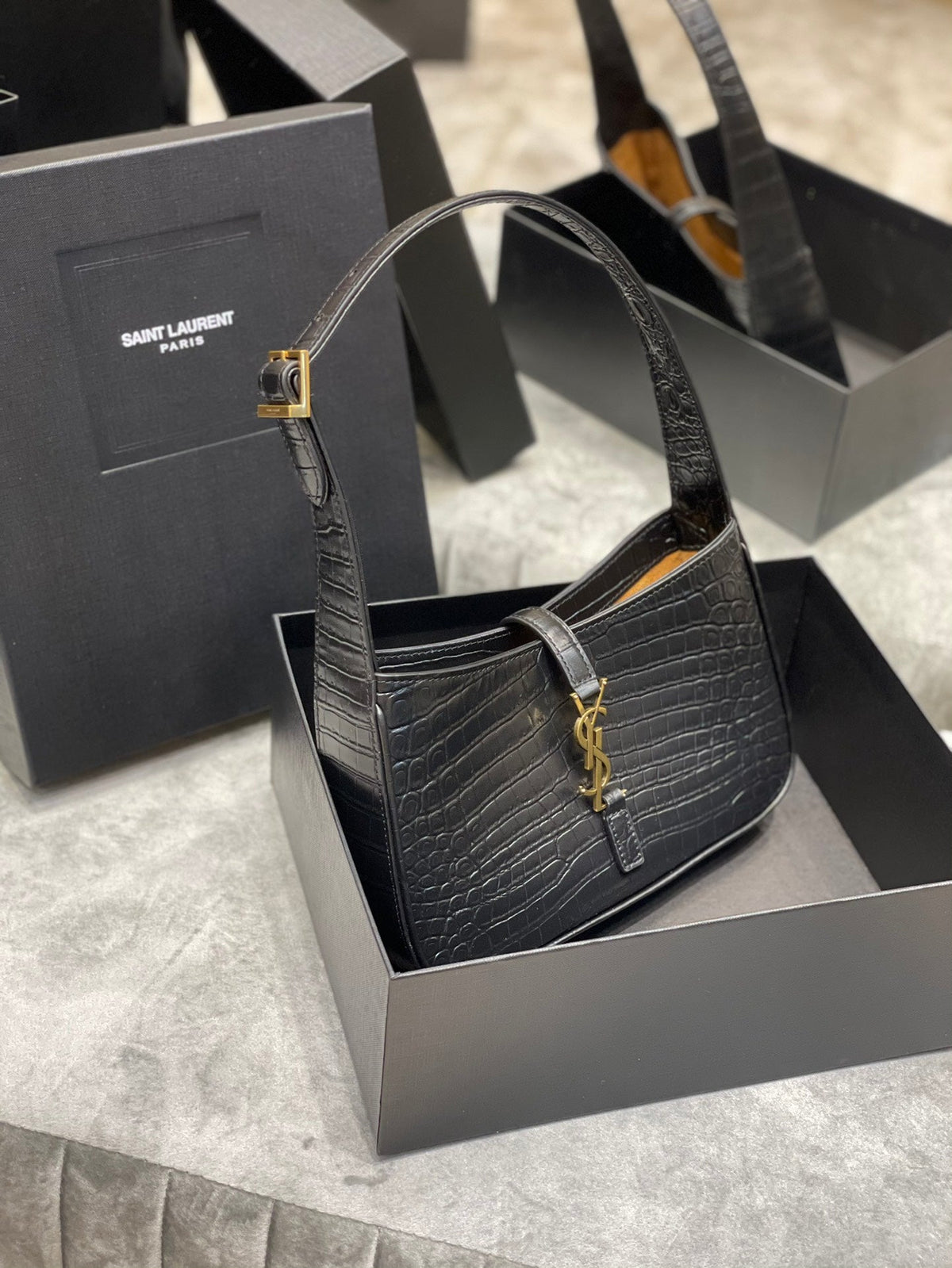 Borsa YSL