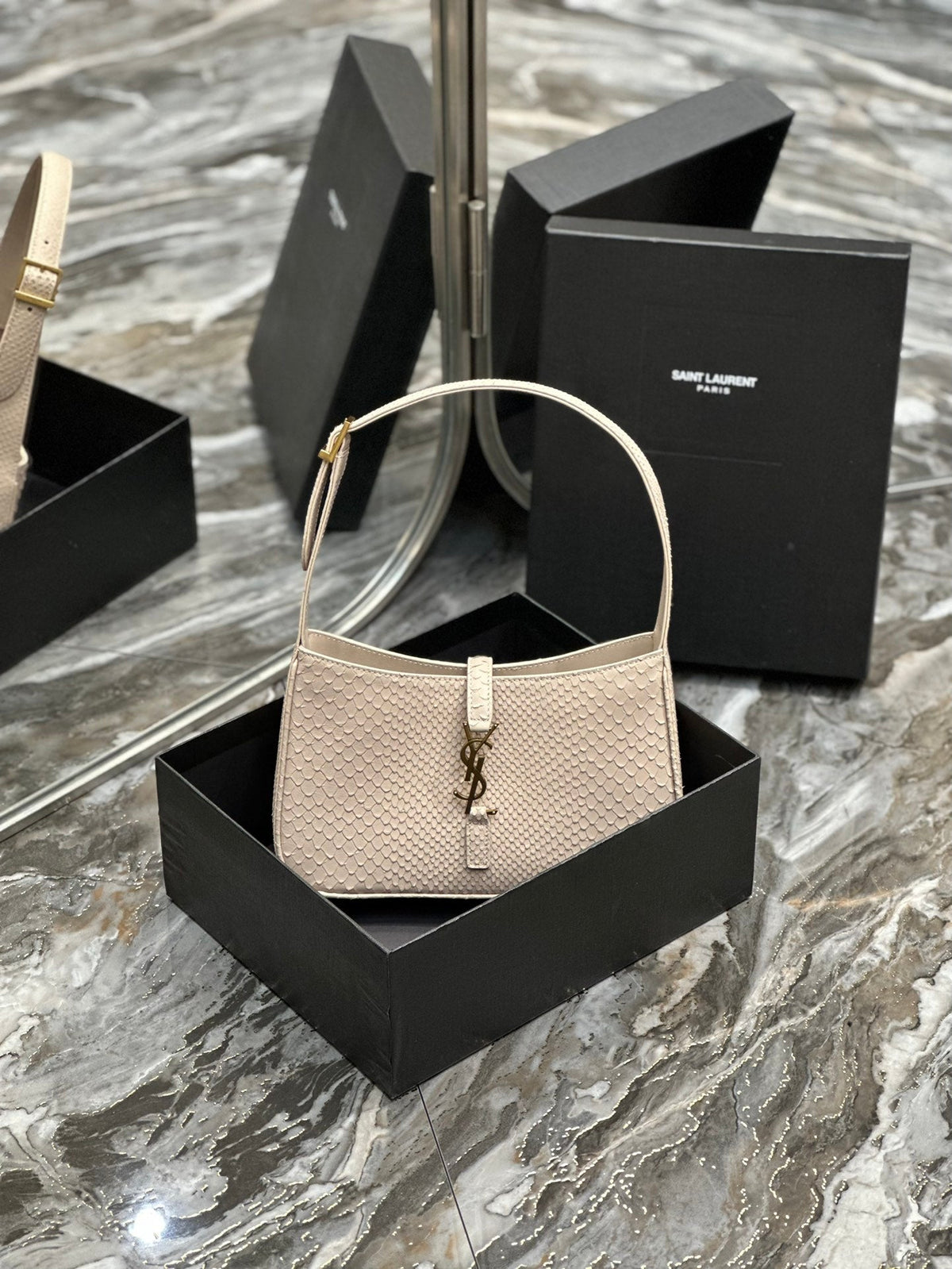Borsa YSL