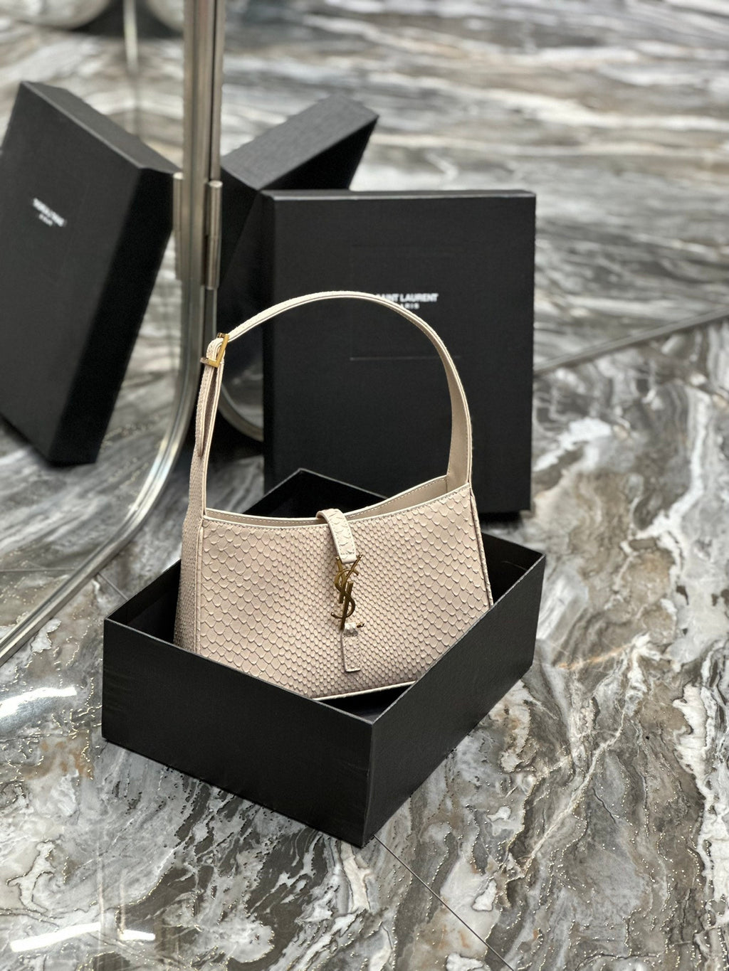 Borsa YSL