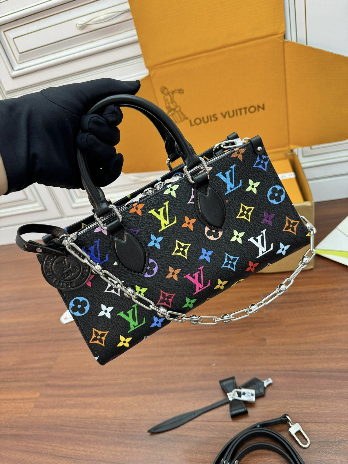 LV OnTheGo East West 25cm Black Multicolore Monogram Canvas 331365