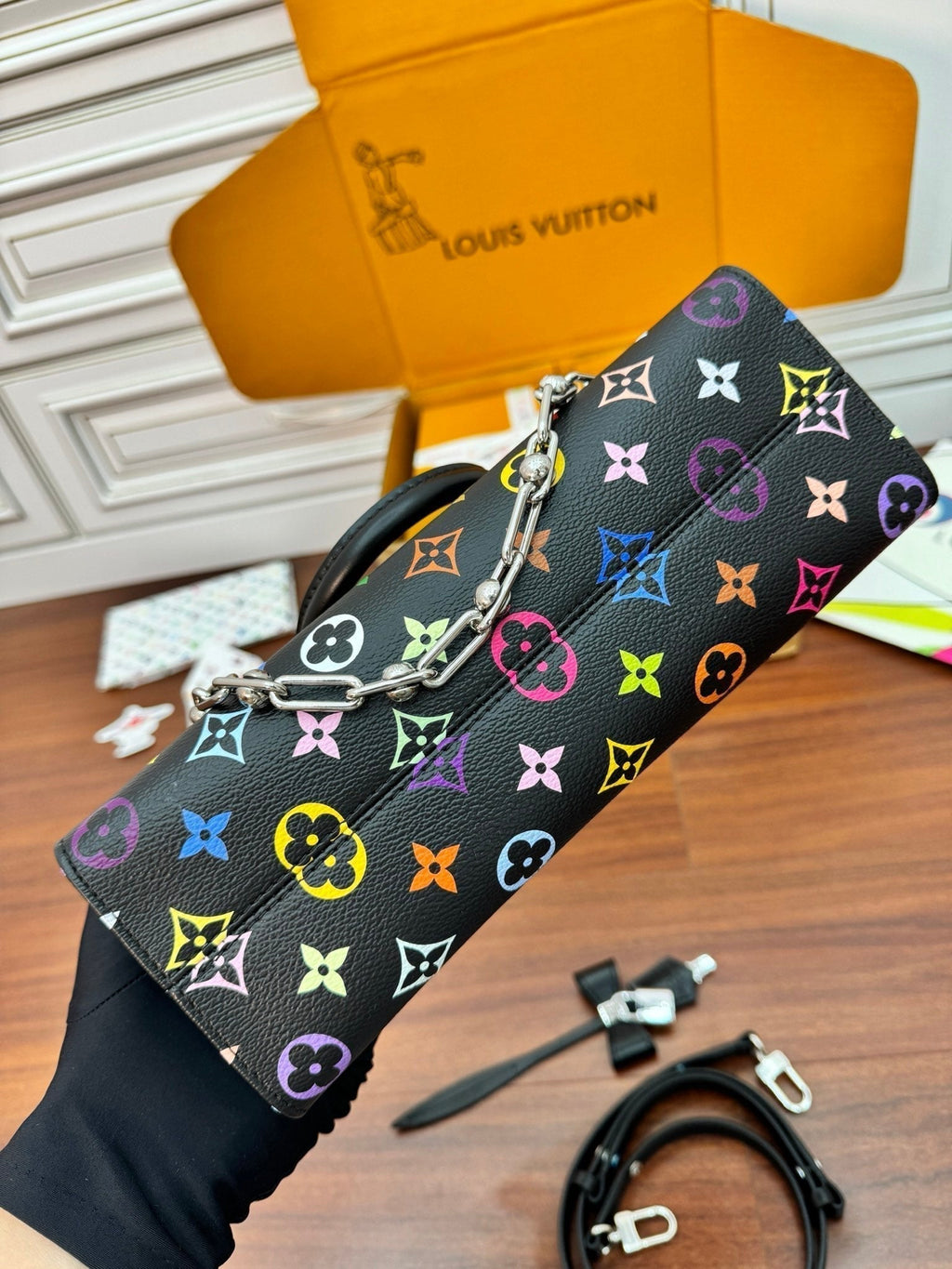 LV OnTheGo East West 25cm Black Multicolore Monogram Canvas 331365