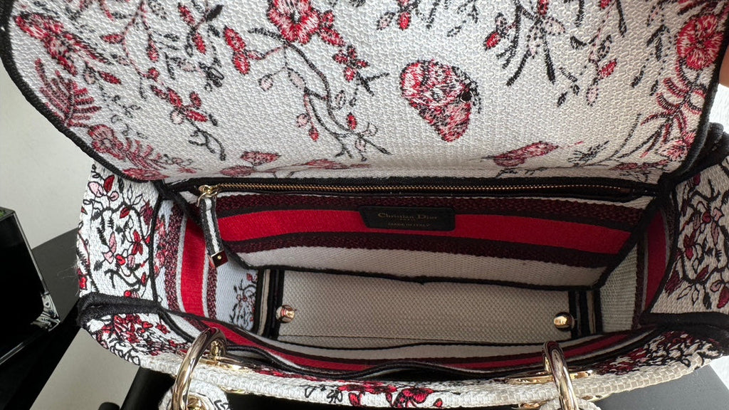 medium lady 24 red white embroidery