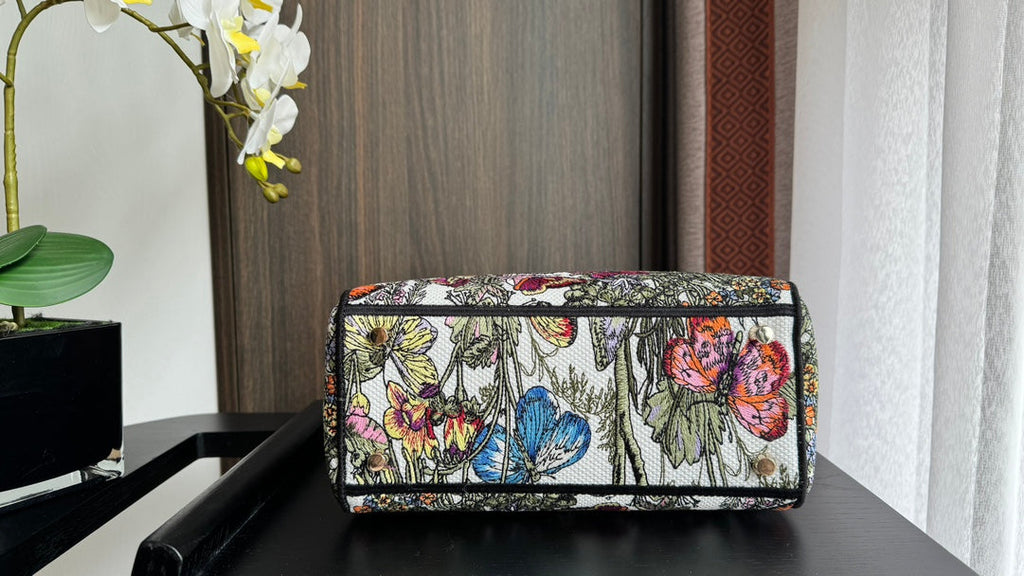 medium lady 24 black pink flower embroidery
