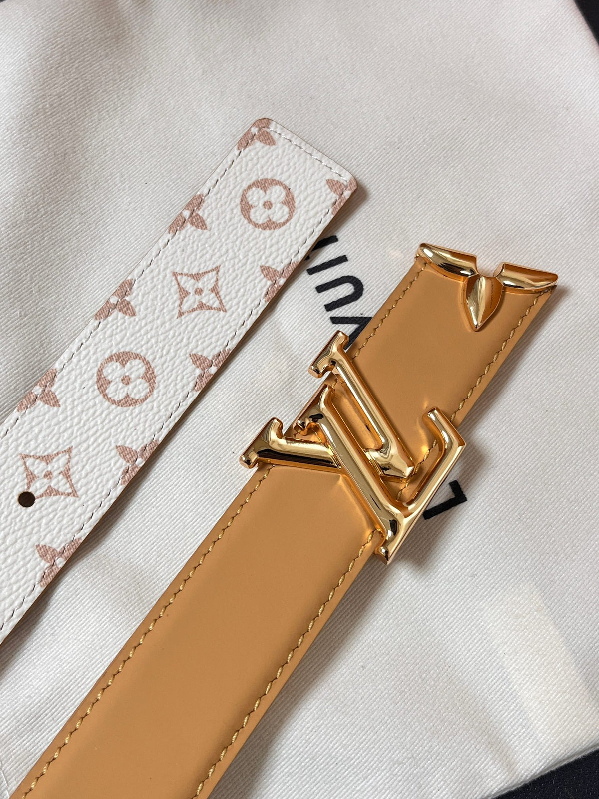 Louis Vuitton Pretty LV 30MM Reversible Belt