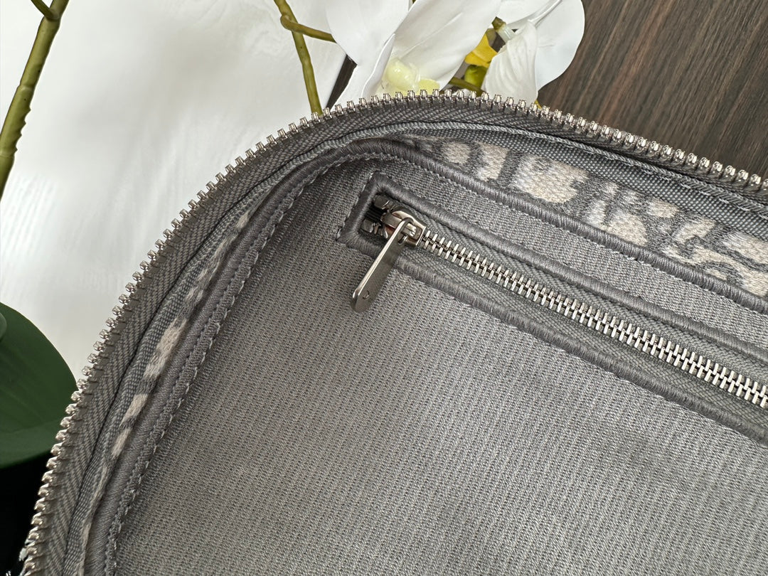 diortravel vanity 25 grey oblique embroidery