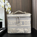 diortravel vanity 25 grey embroidery
