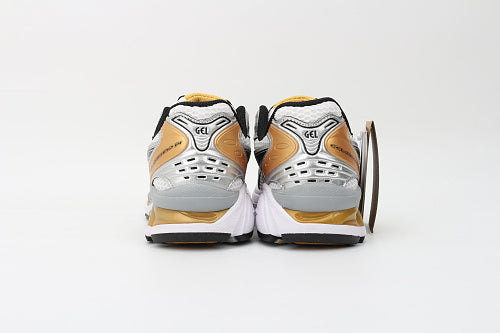 ASICS Unisex GEL-Kayano 14 "White / Malachite Gold" (Cream Gold Edition)