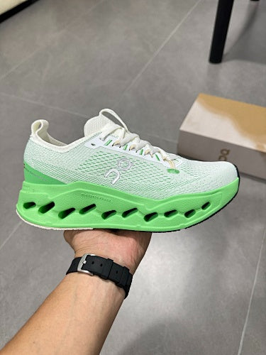 On Cloudsurfer Max Ivory / Honeydew