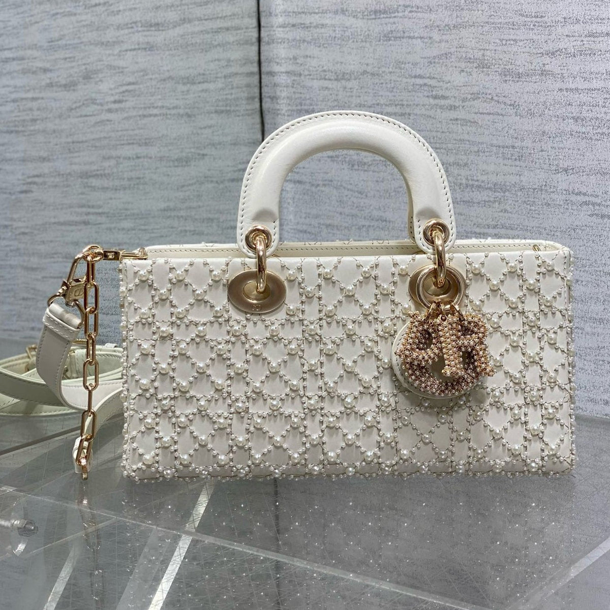 MEDIUM LADY D-JOY 26 WHITE LATTE CALFSKIN PEARL