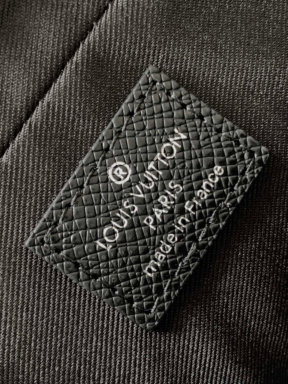 LV M30925 Porte-Documents Voyage NM Black Grain Leather