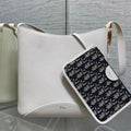 CD Médaillon Bucket Bag 26.5cm White in Cowhide 155528